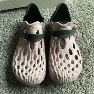 Merrell women’s hydro moc size 9